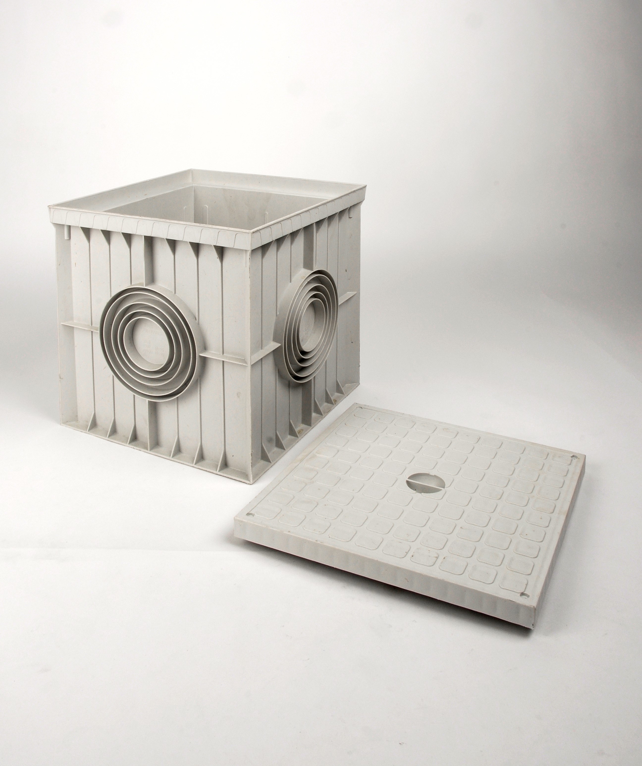 Arqueta de registro de polipropileno con tapa de 300 x 300 mm.